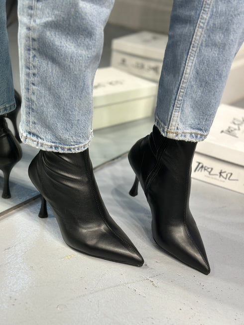 CAREY SİYAH STREÇ BOT 🖤