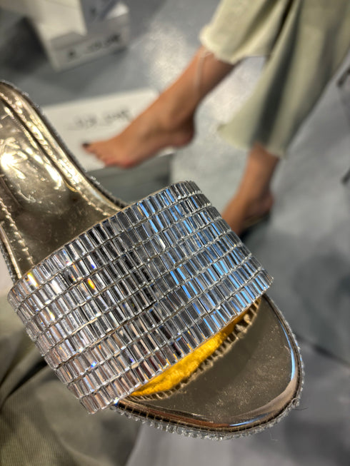 MONO TAŞLI DÜZ TERLİK