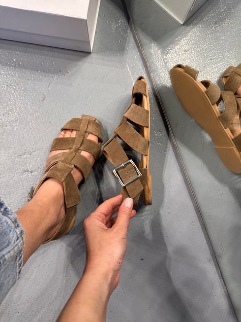 IBIZA Kum Bej Hakiki Süet Sandalet