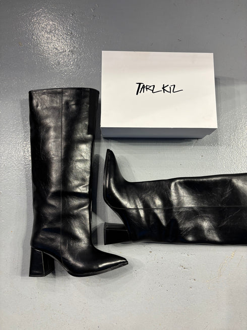 ASOS SİYAH GENİŞ BALDIR UYUMLU XL ÇİZME