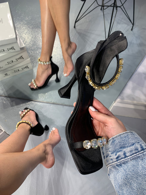 ALURE SİYAH SANDALET