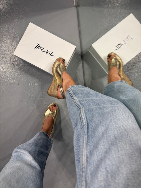 CAPRI GOLD HASIR DOLGU TOPUK SANDALET