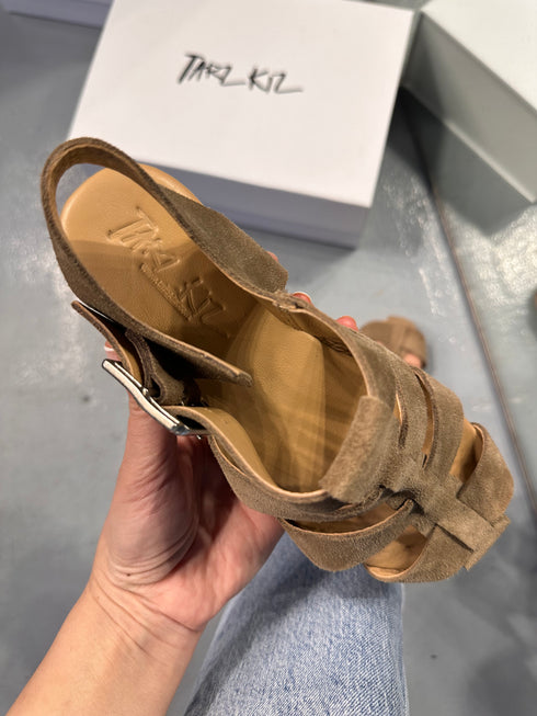 IBIZA Kum Bej Hakiki Süet Sandalet