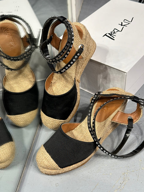 HASIR DOLGU TAŞLI SANDALET