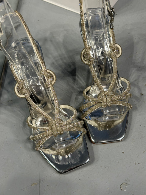 GÜMÜŞ BİYELİ DÜĞÜMLÜ SANDALET