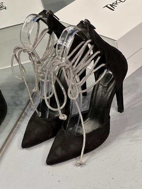 SİYAH SÜET TAŞLI BİYELİ STİLETTO