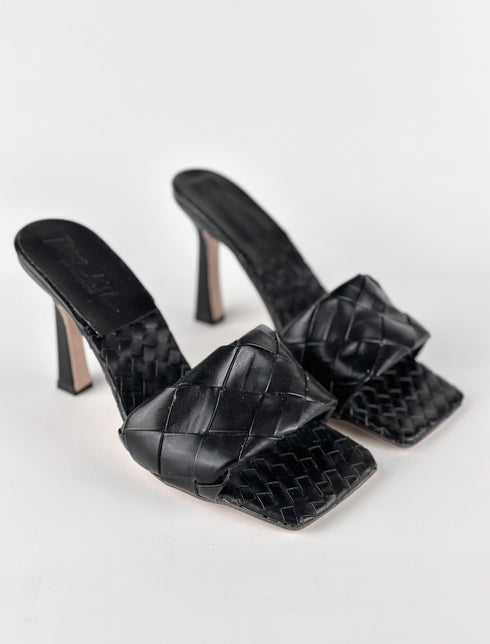 TEGA SİYAH ÖRGÜ TERLİK