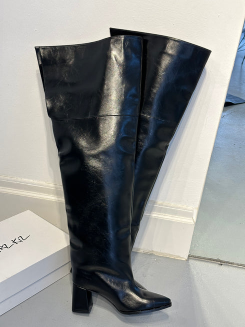 NAOMI XL GENİŞ BALDIR UYUMLU DİZ ÜSTÜ ÇİZME