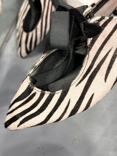 1066 ZEBRA BABET