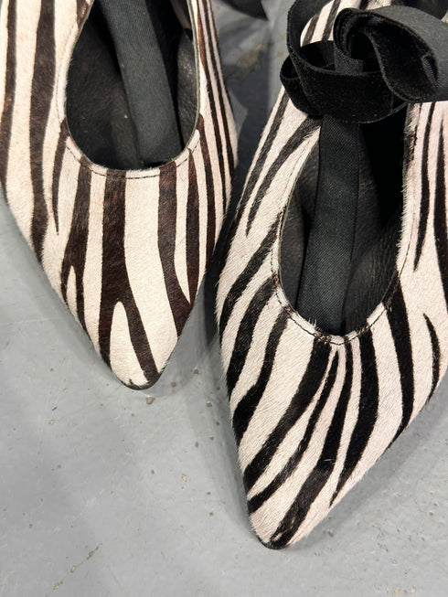 1066 ZEBRA BABET