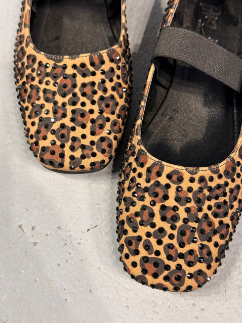 1069 LEOPAR DESENLİ BABET