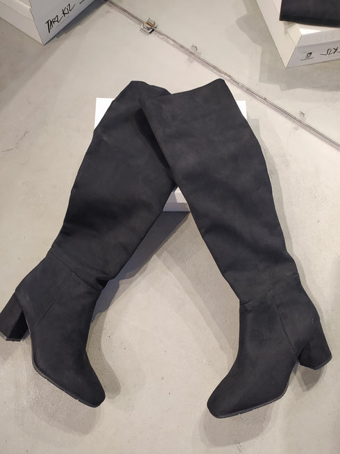 7500 SİYAH SÜET ÇİZME