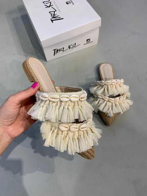 ALAÇATI DENİZ KABUKLU PÜSKÜLLÜ TERLİK