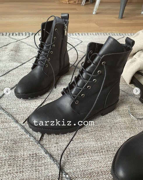 LOGO BAĞCIKLI SİYAH POSTAL