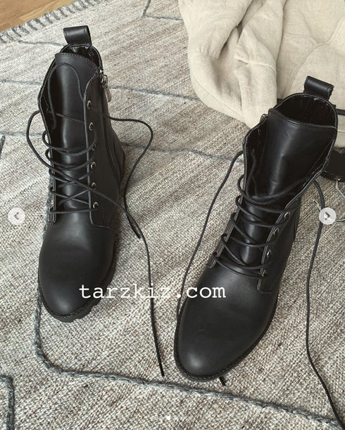 LOGO BAĞCIKLI SİYAH POSTAL