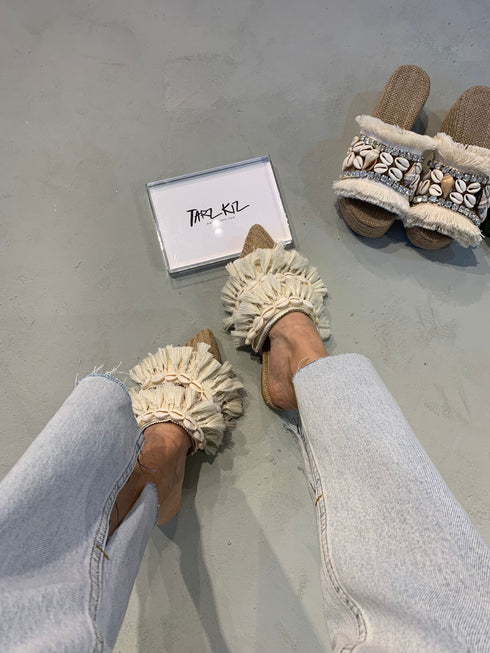 ALAÇATI DENİZ KABUKLU PÜSKÜLLÜ TERLİK