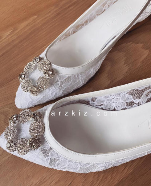 AMBER BEYAZ DANTEL BROŞ TAŞLI DÜZ AYAKKABI