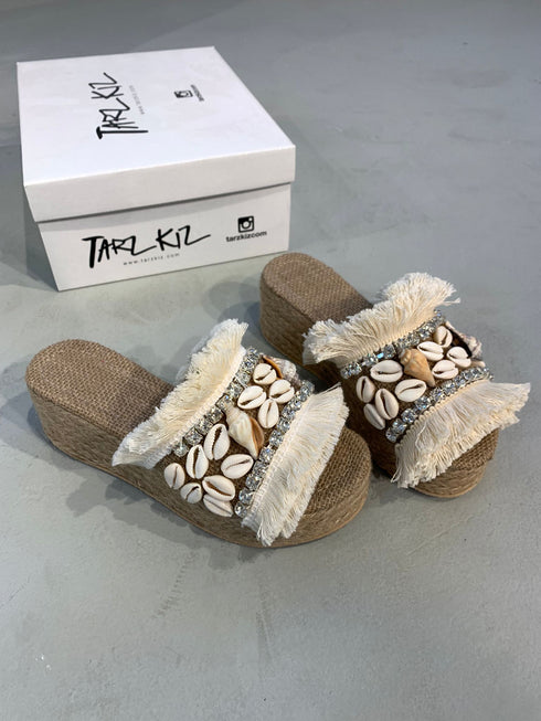 YALIKAVAK DENİZ KABUKLU HASIR DOLGU TOPUK TERLİK