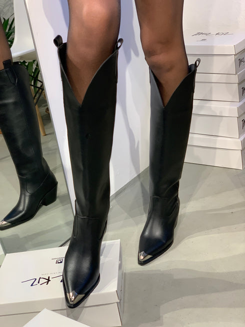 ALA XL Kesimli Demir Aksesuarlı Çizme