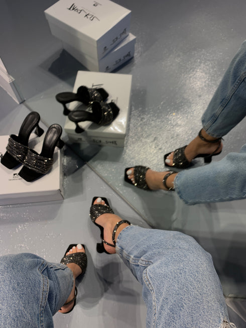 AREA SİYAH SANDALET