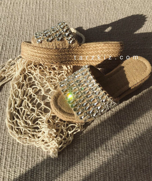 MAÇA TAŞLI HASIR DOLGU TOPUK TERLİK