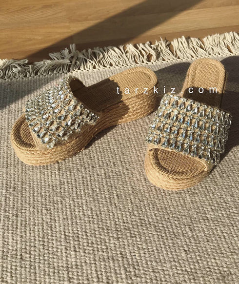 MAÇA TAŞLI HASIR DOLGU TOPUK TERLİK