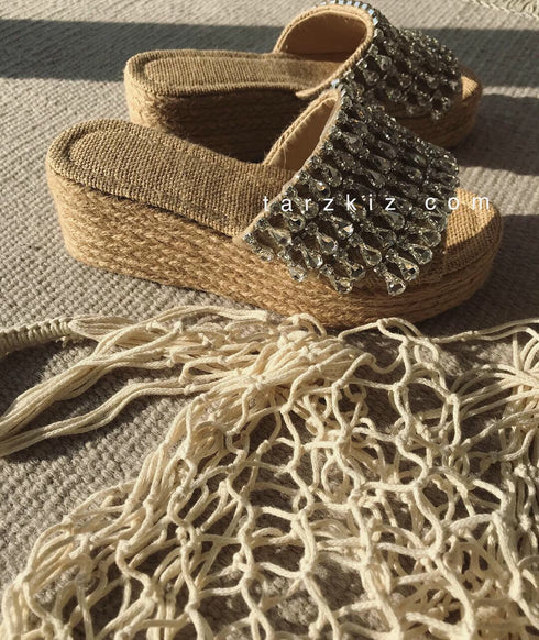 MAÇA TAŞLI HASIR DOLGU TOPUK TERLİK