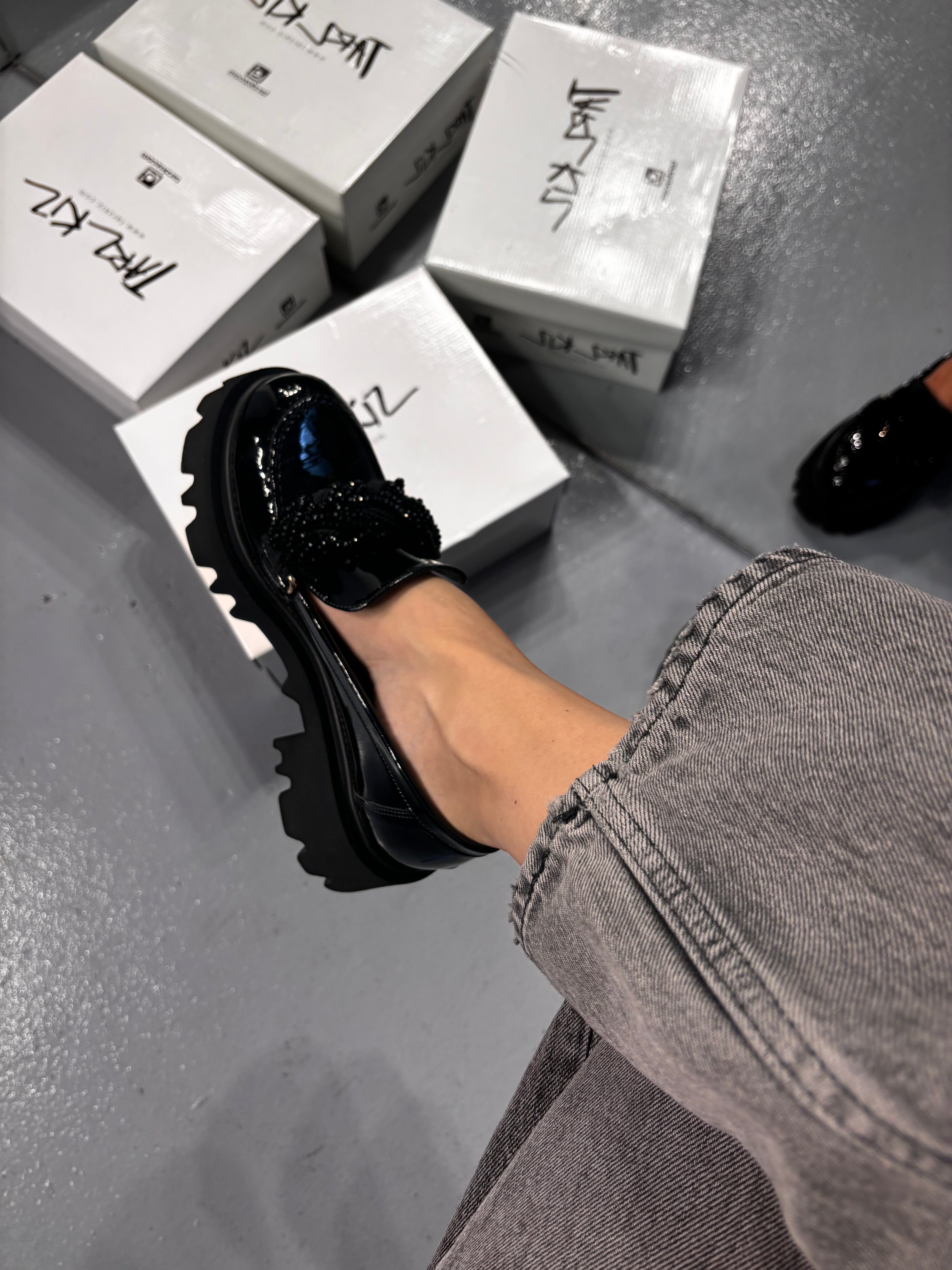 CASEI RUGAN BONCUK AKSESUARLI LOAFER 🖤