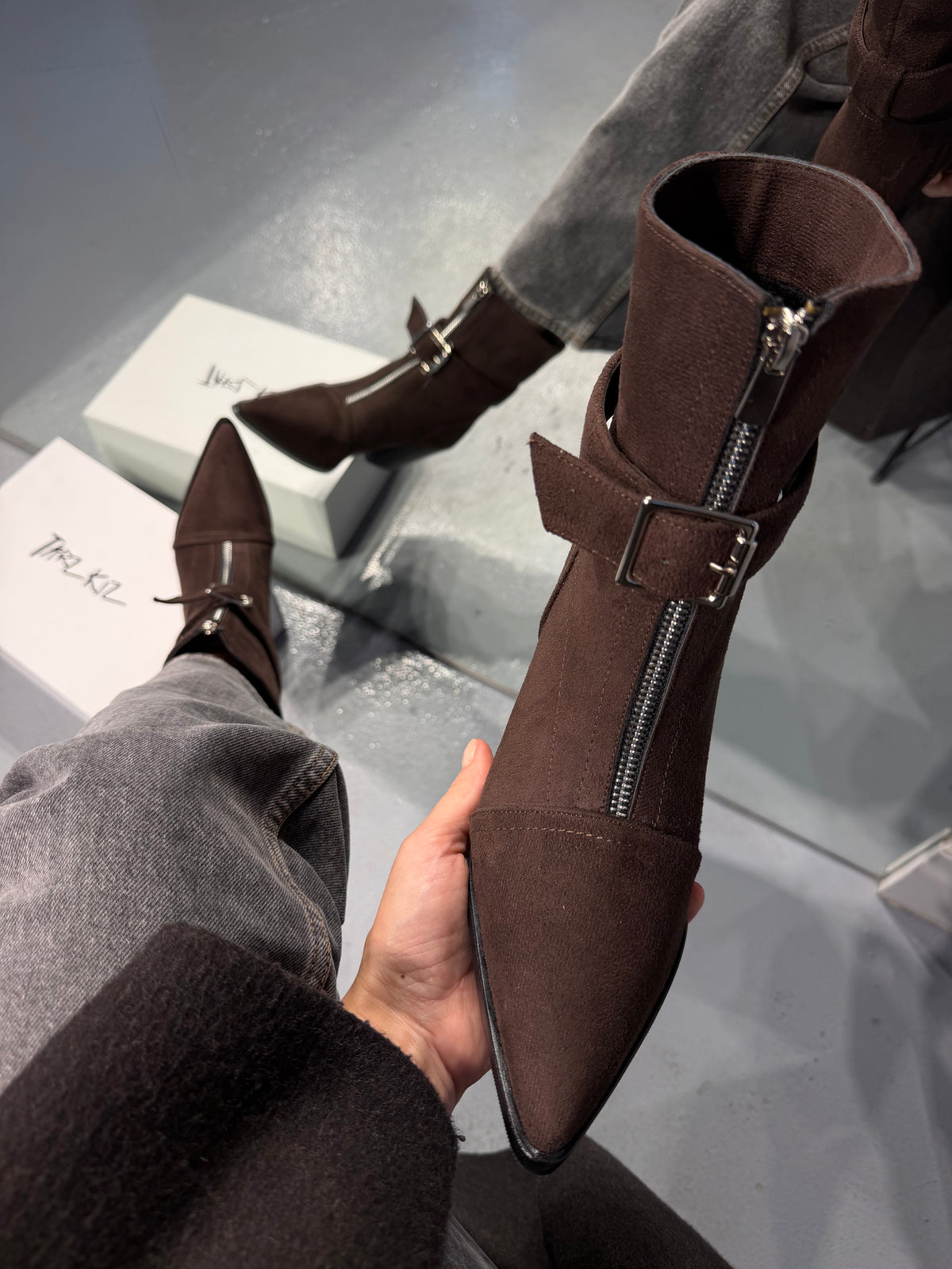 ROW Kahverengi Fermuarlı 5 cm Topuklu Bootie