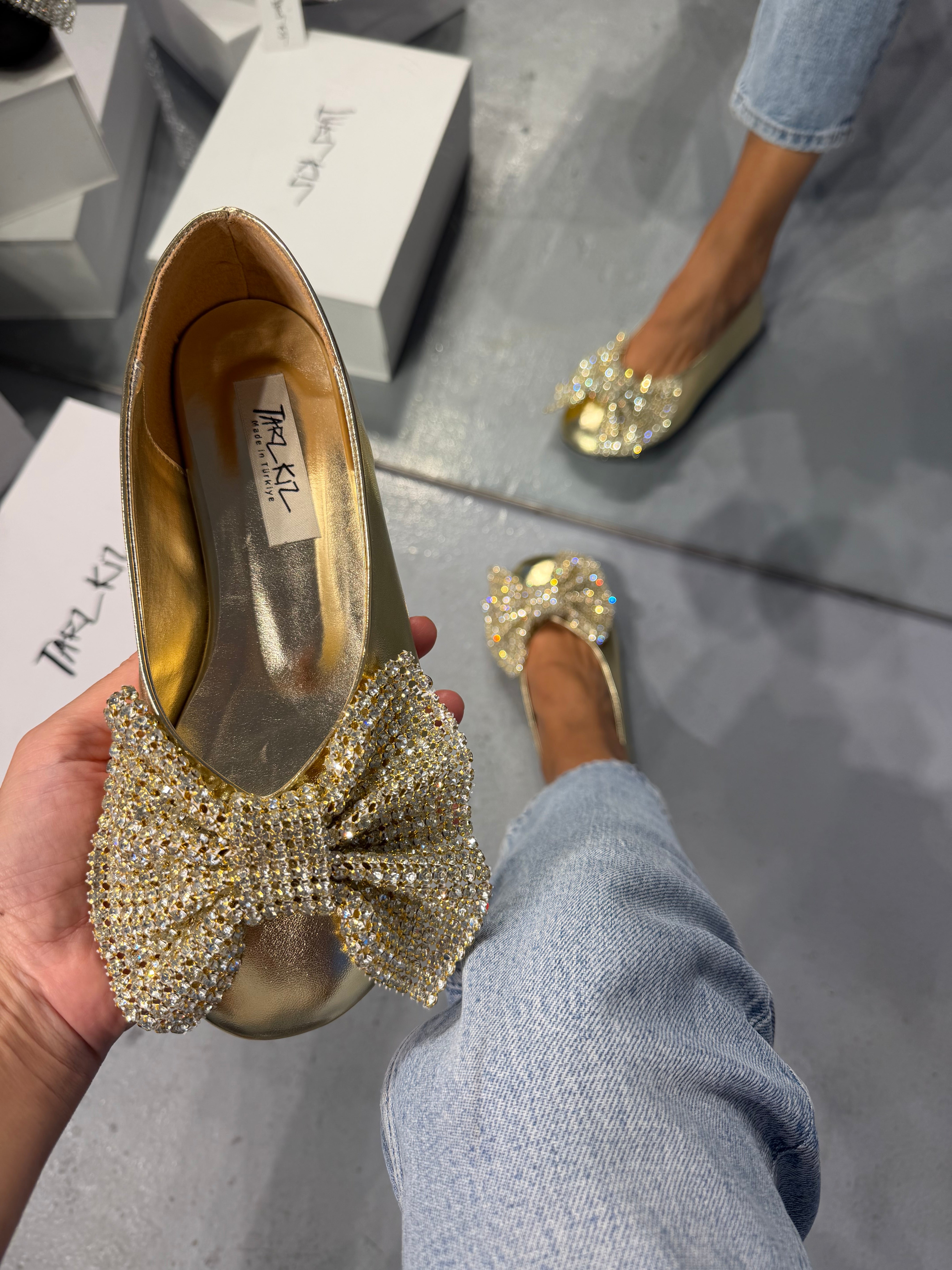 TWIST GOLD TAŞLI SİYAH BABET