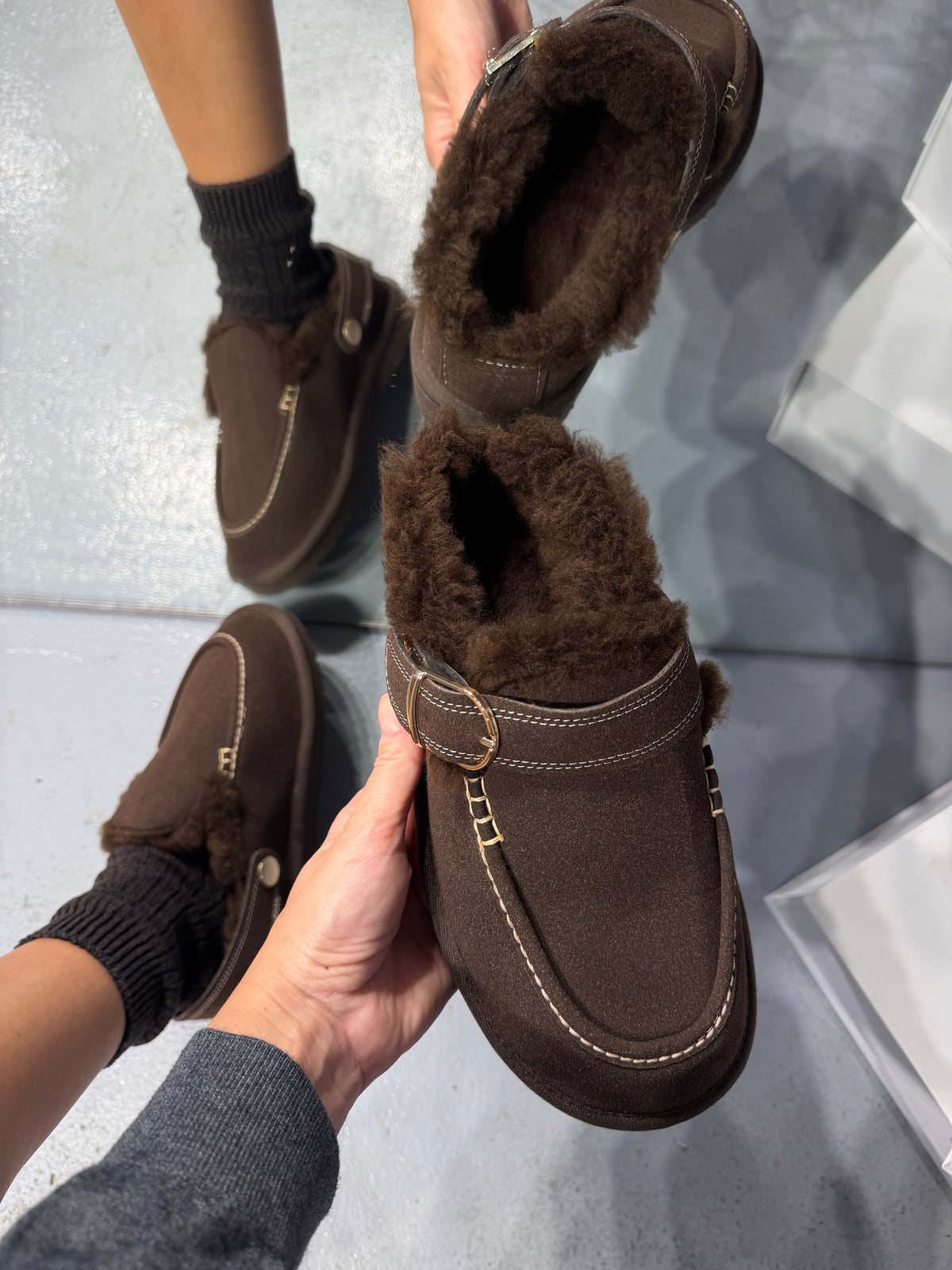 COS Kahve Süet Kürklü Bootie
