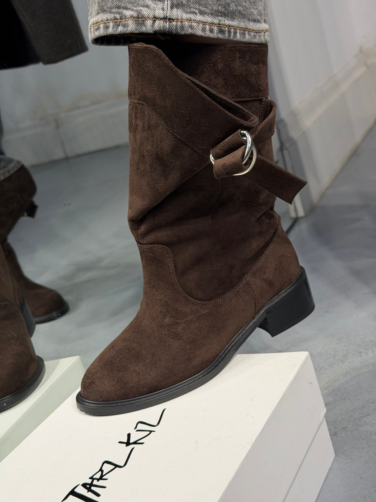 DANIE Geniş Bilekli Ayarlanabilir Bootie