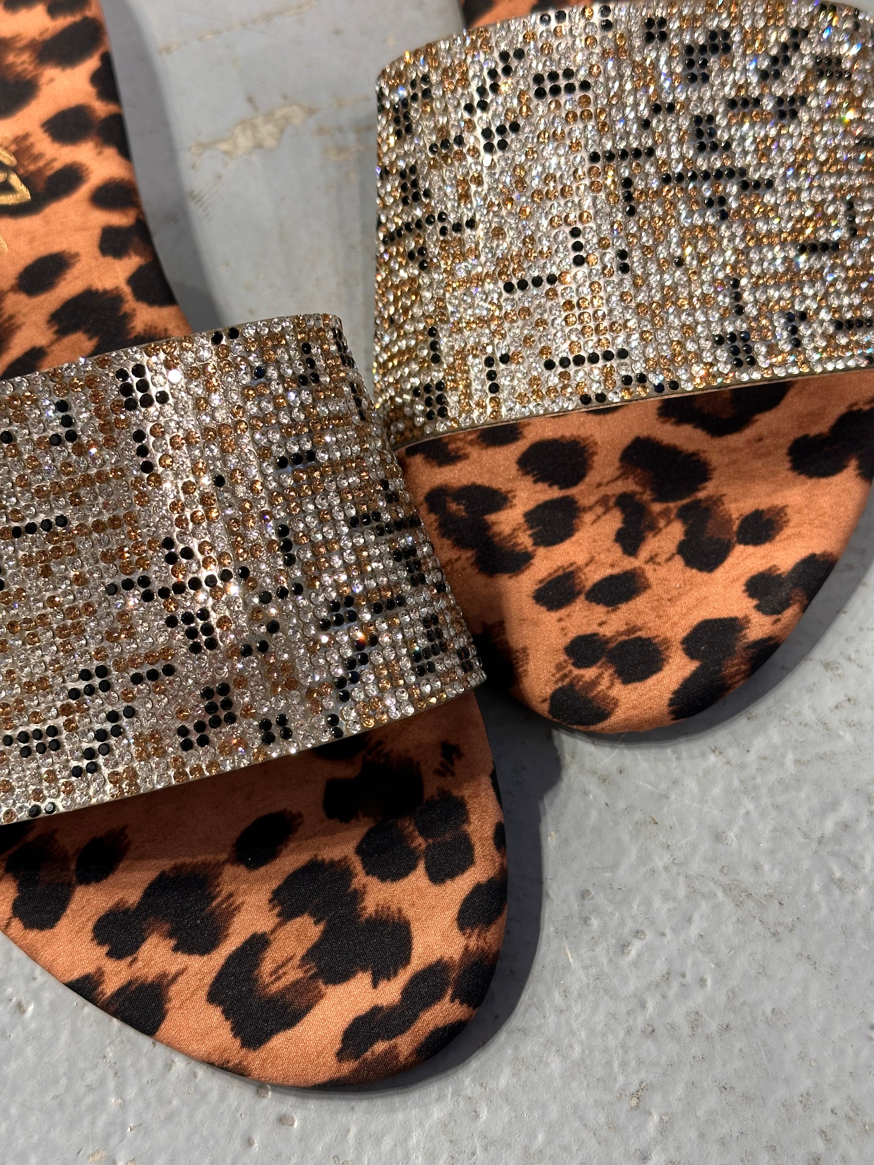 AFRO GÜMÜŞ LEOPAR TAŞLI TERLİK