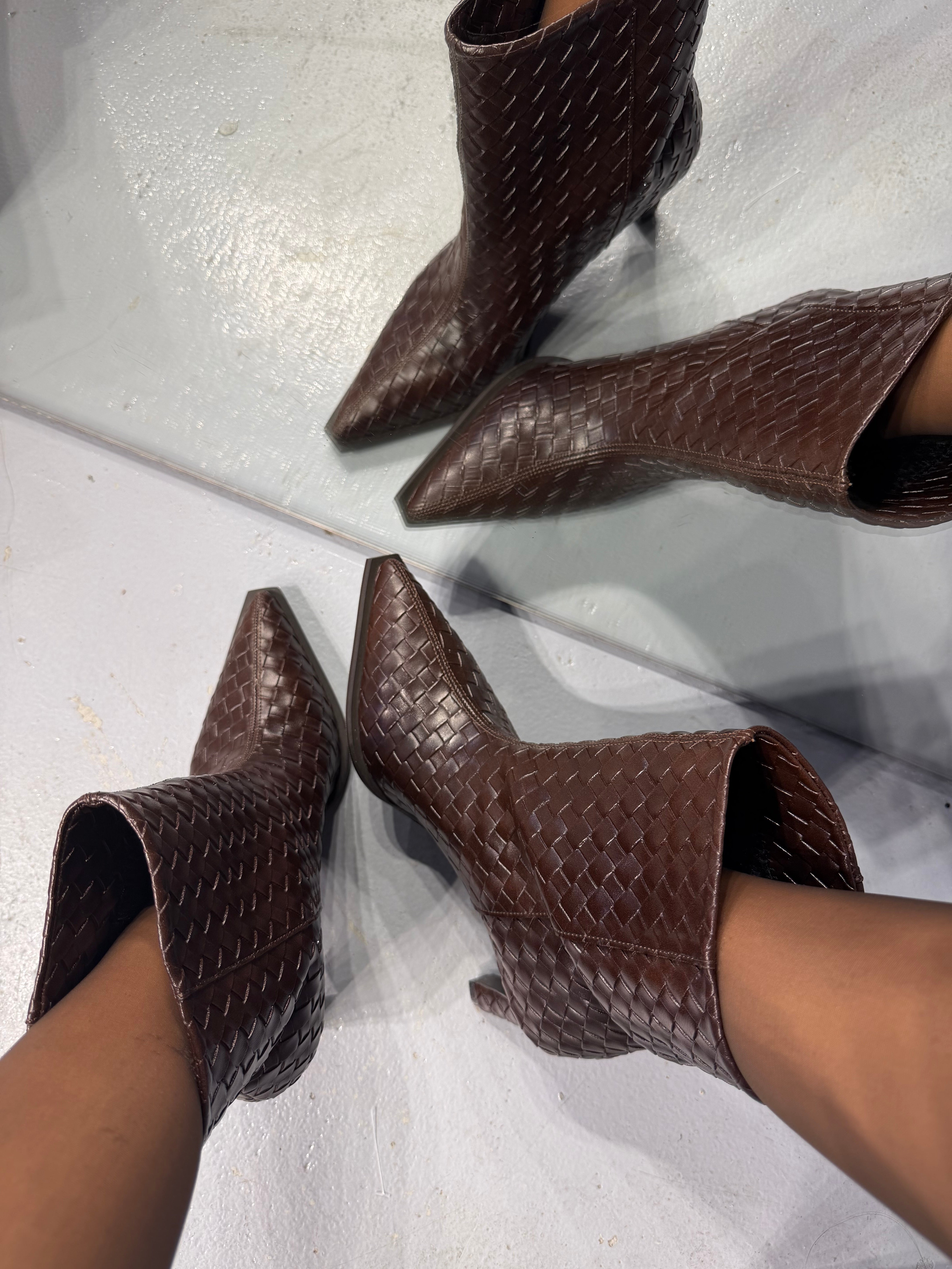 VENTA Geniş Bilekli Kahverengi Örgü Dokulu Fermuarsız Bootie