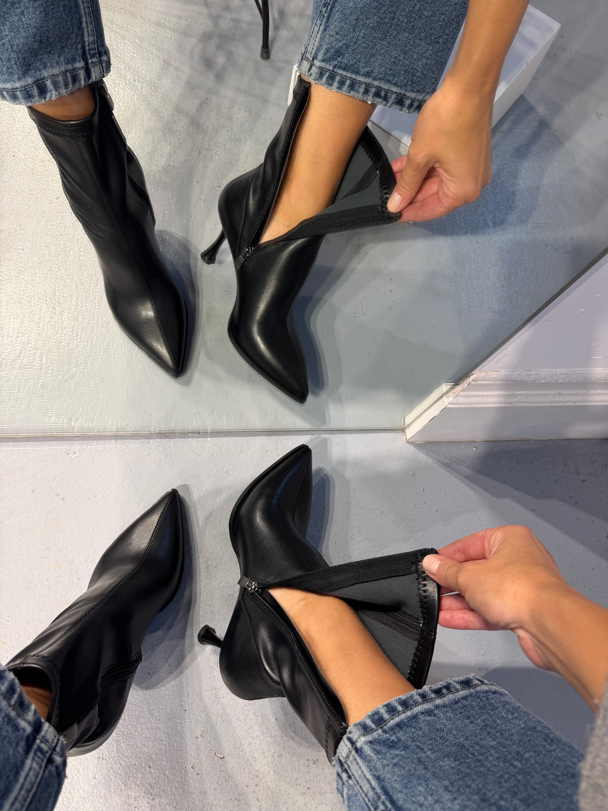 AXEL Siyah Deri Streç Fermuarlı Bootie