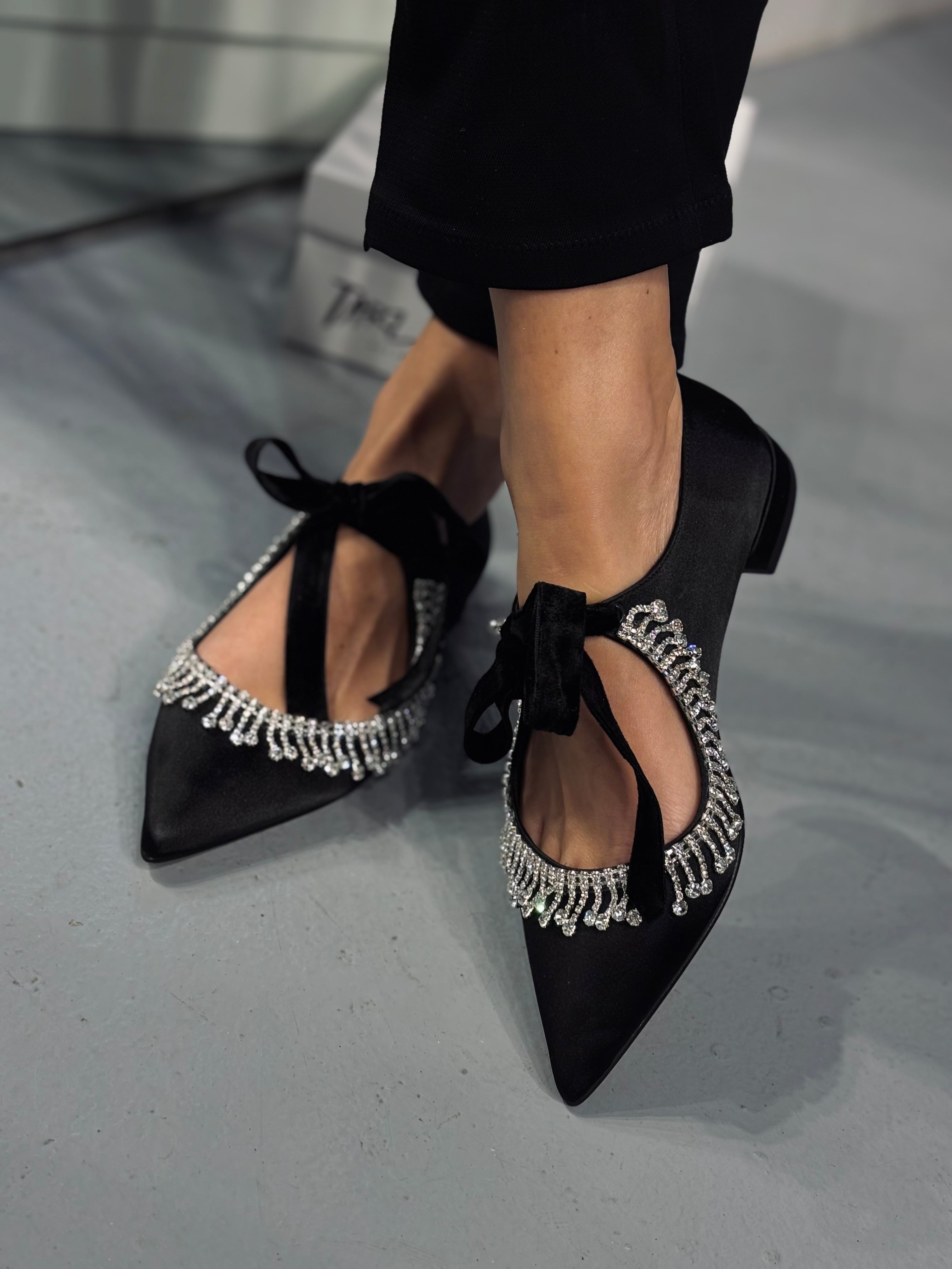SOFIA Siyah Saten Loafer