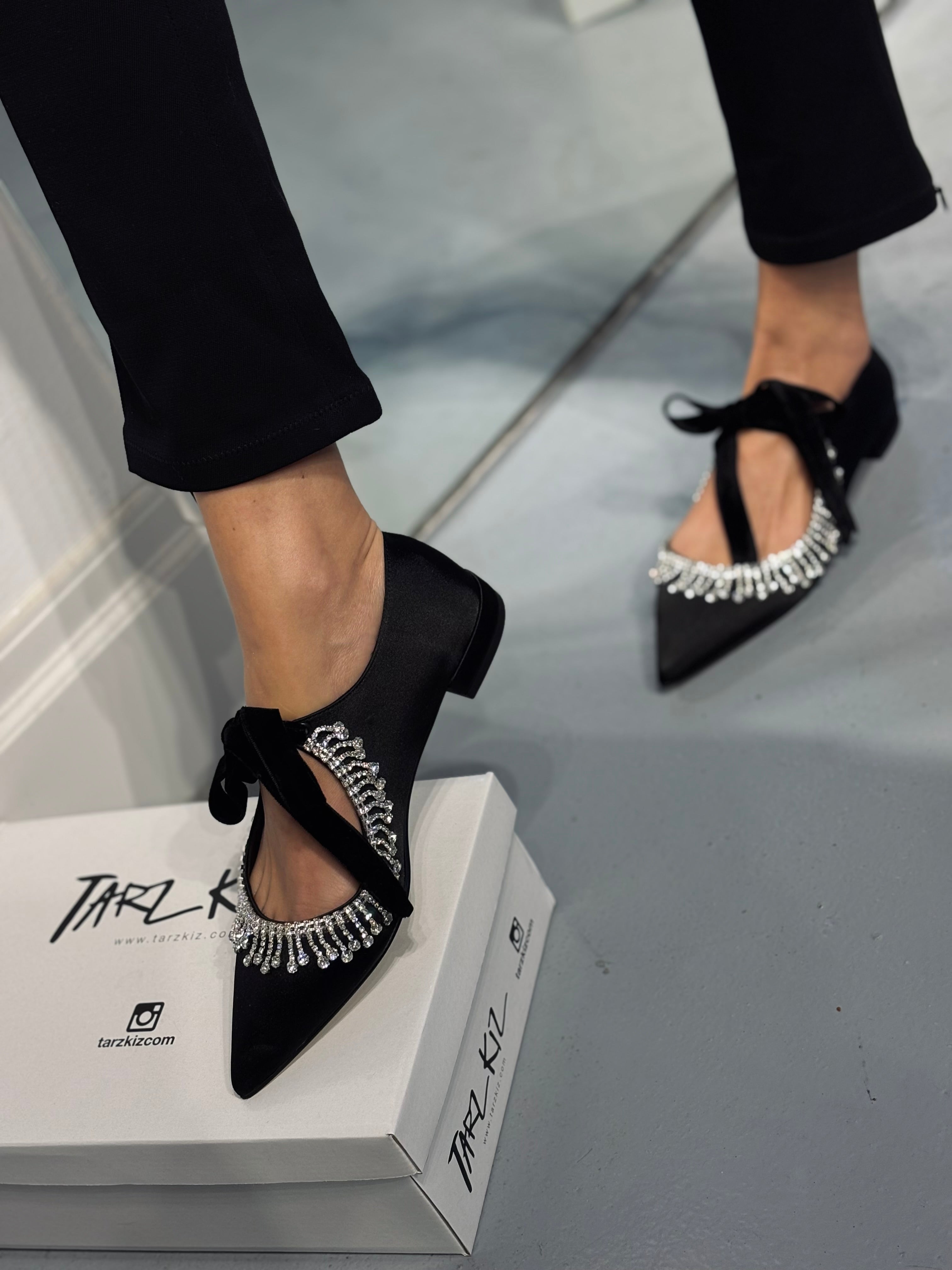 SOFIA Siyah Saten Loafer