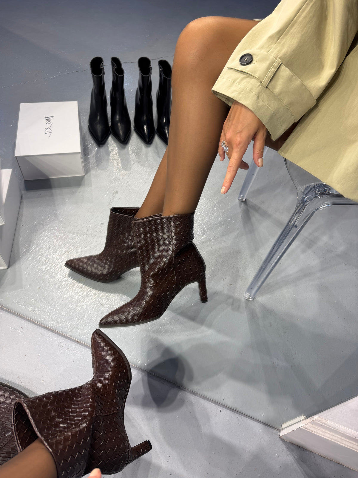 VENTA Geniş Bilekli Kahverengi Örgü Dokulu Fermuarsız Bootie