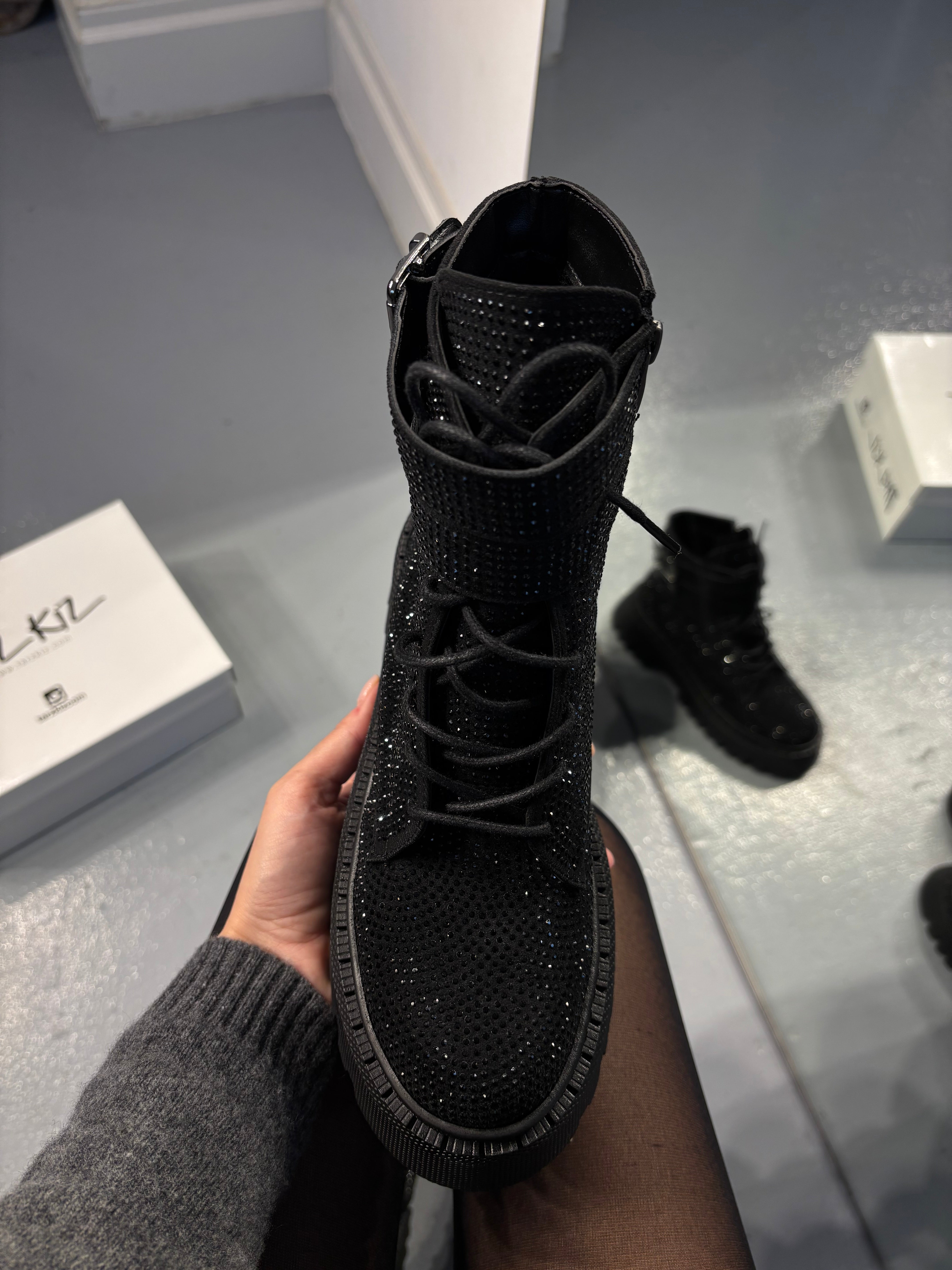 ELON SİYAH TAŞLI BOOTIE