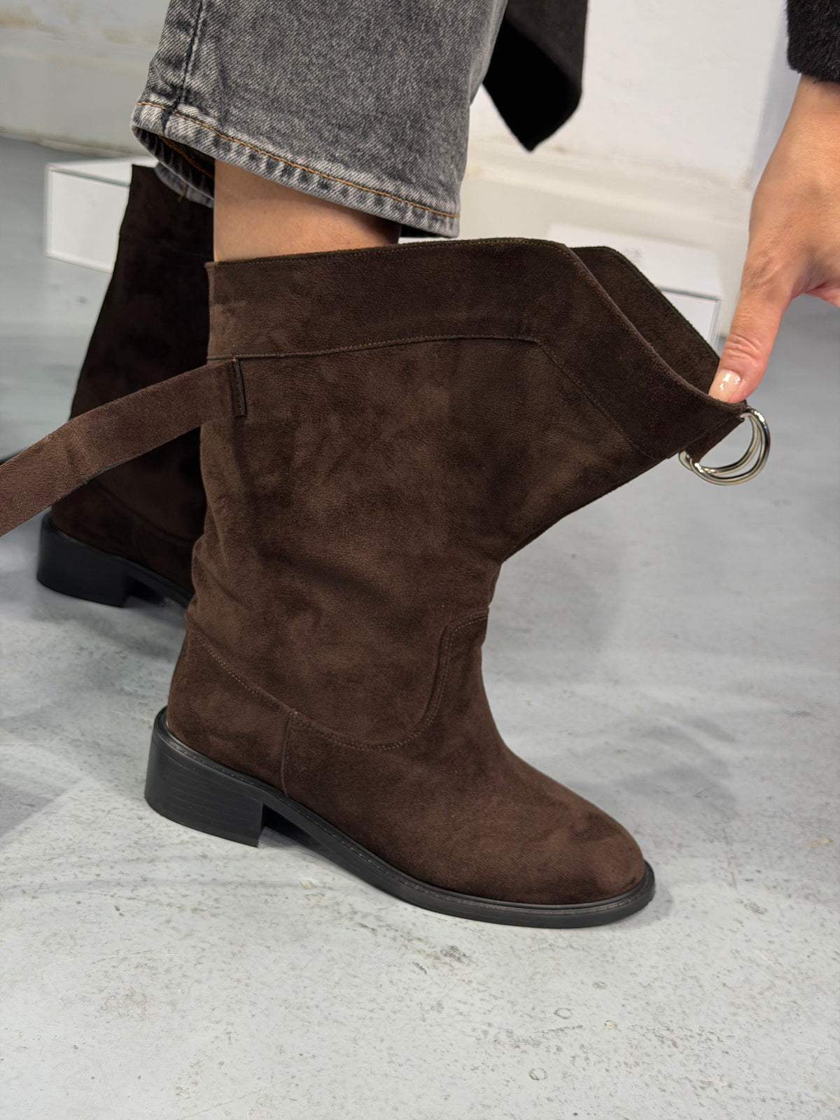 DANIE Geniş Bilekli Ayarlanabilir Bootie