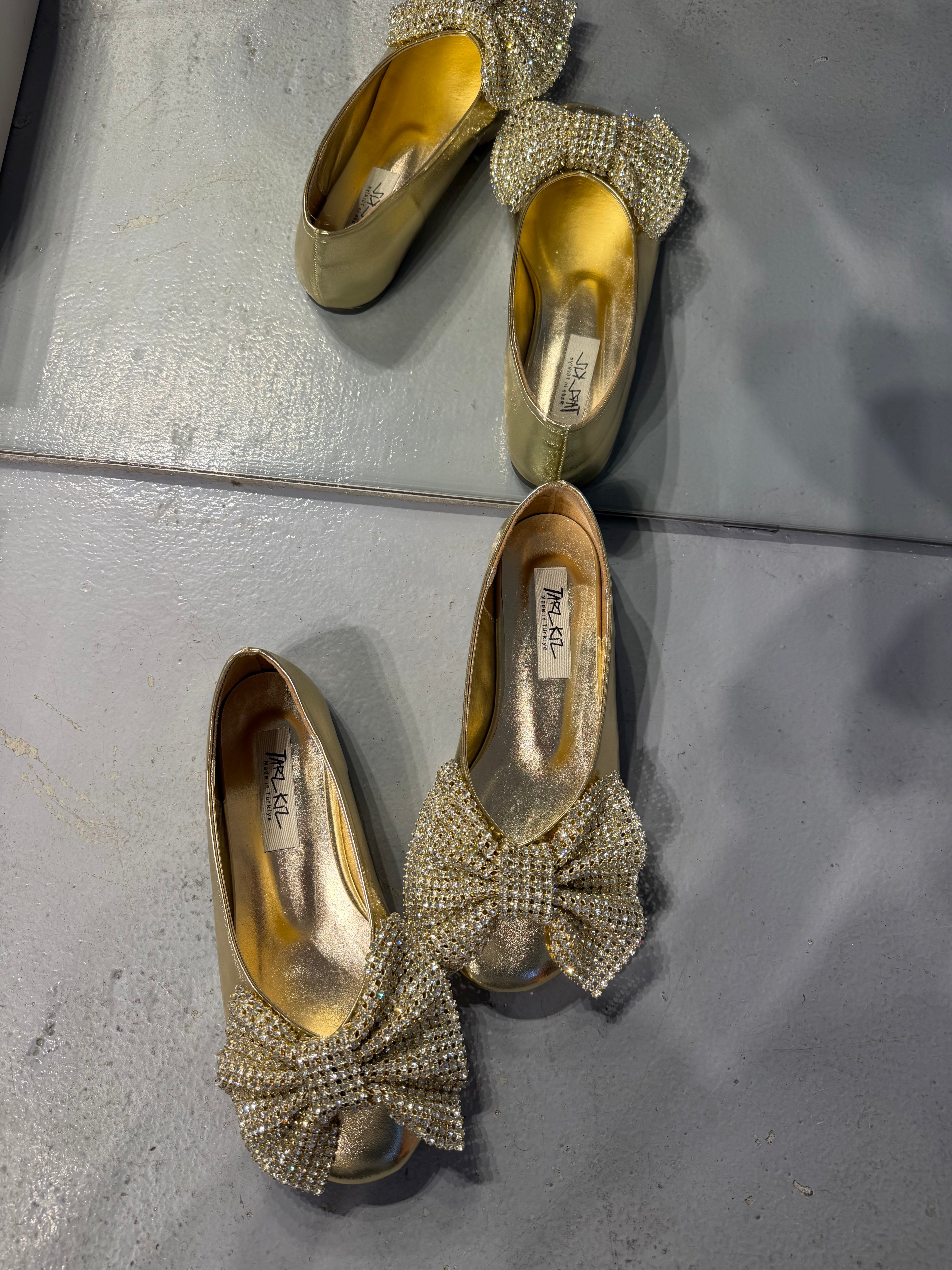 TWIST GOLD TAŞLI SİYAH BABET
