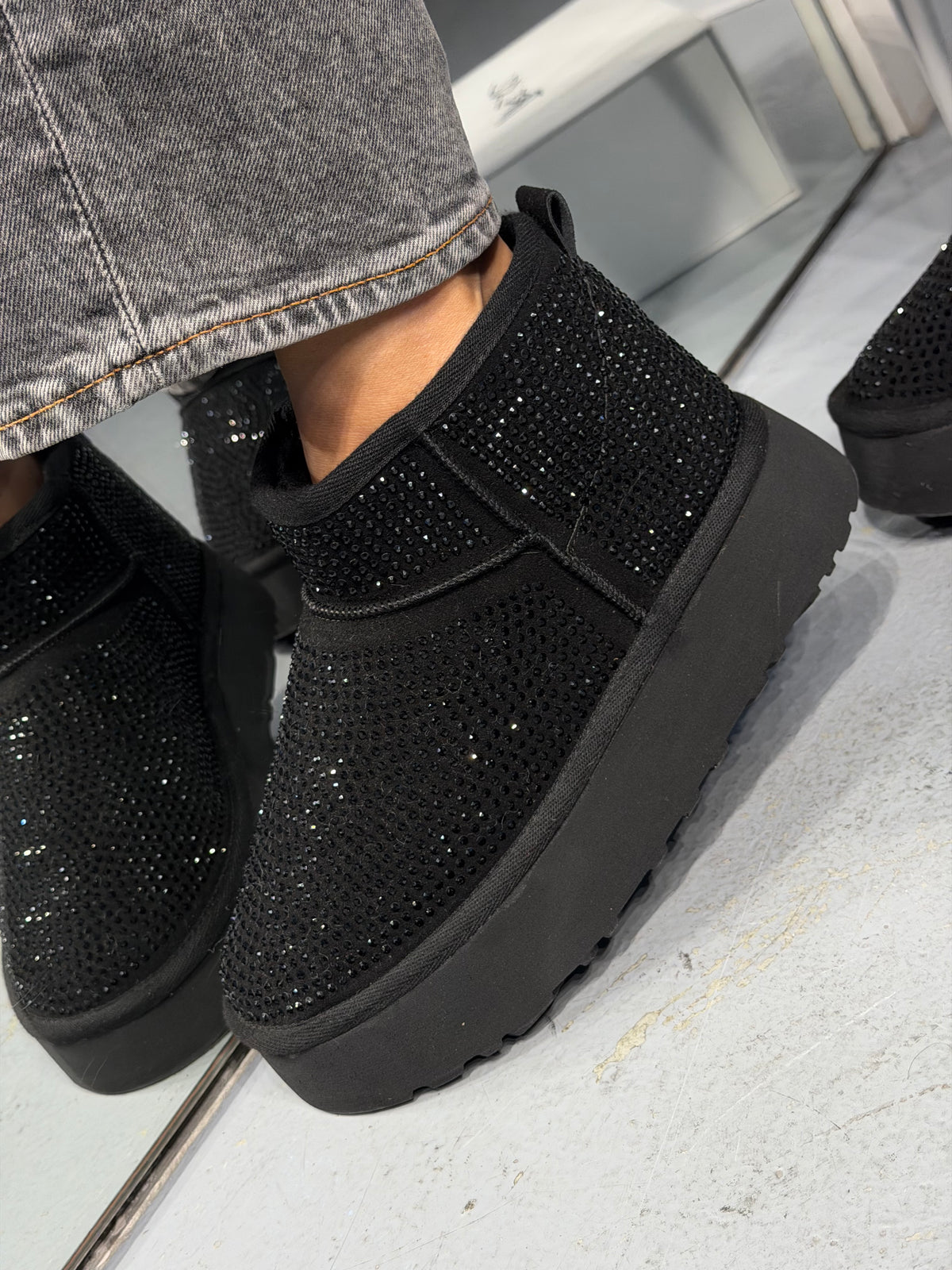 RICCO Siyah Süet Kürklü Bootie