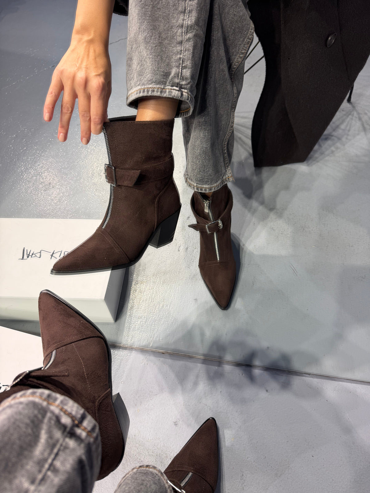 ROW Kahverengi Fermuarlı 5 cm Topuklu Bootie