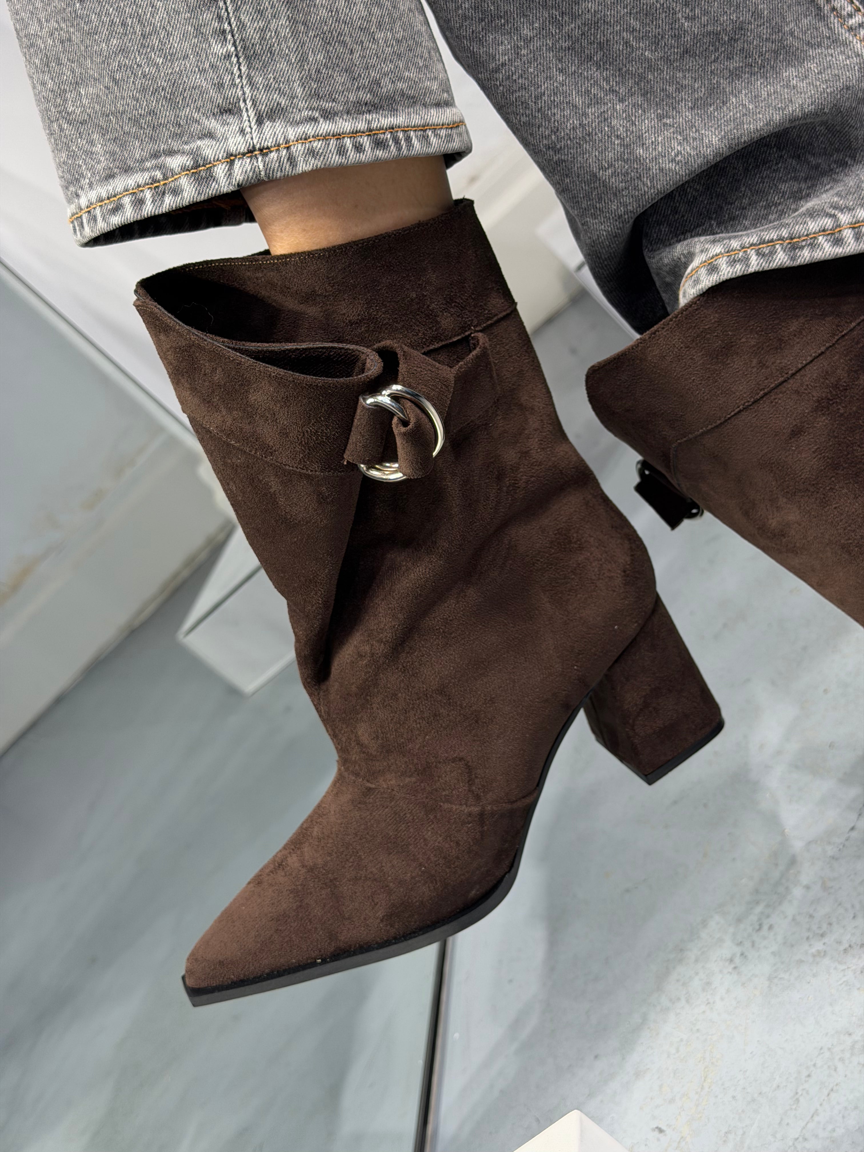 VICO Geniş Bilekli Ayarlanabilir Bootie