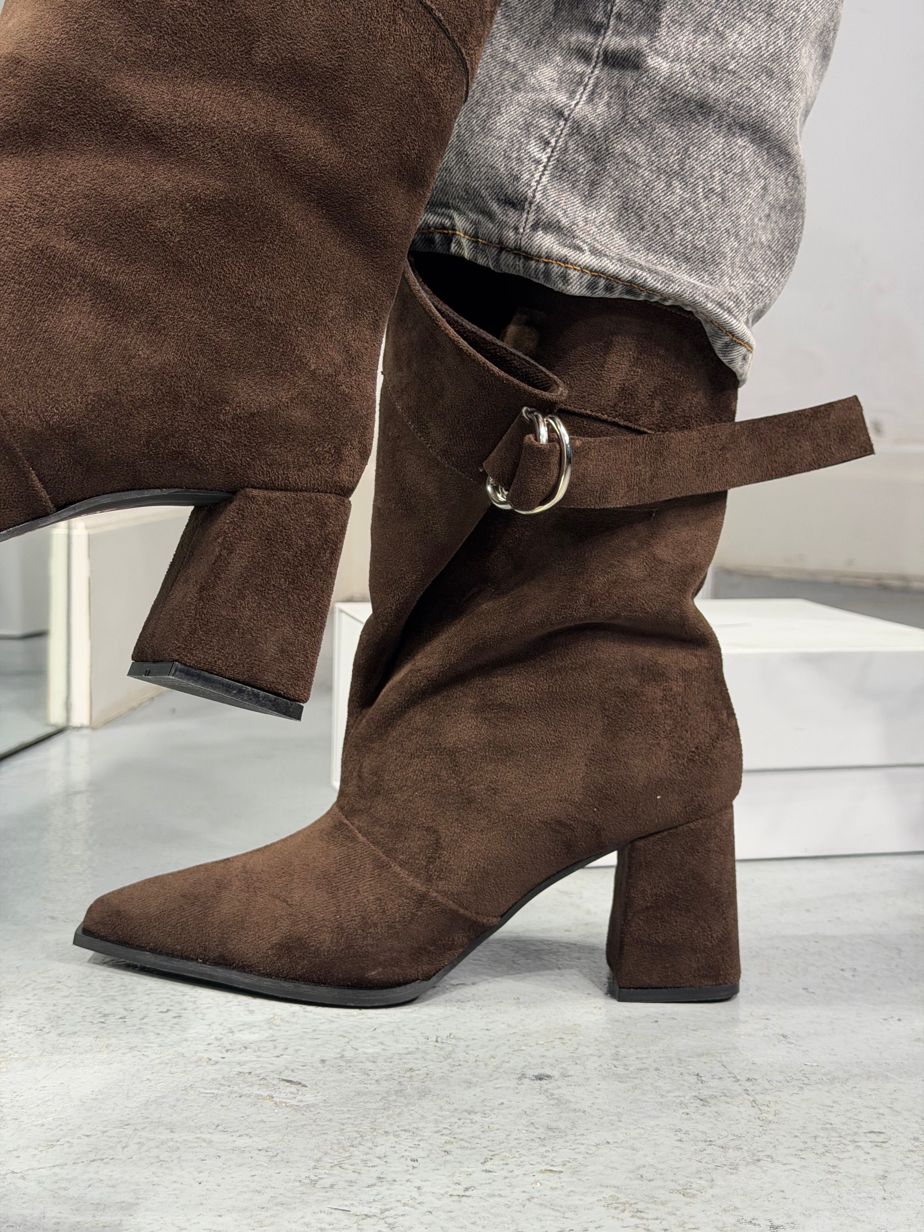 VICO Geniş Bilekli Ayarlanabilir Bootie