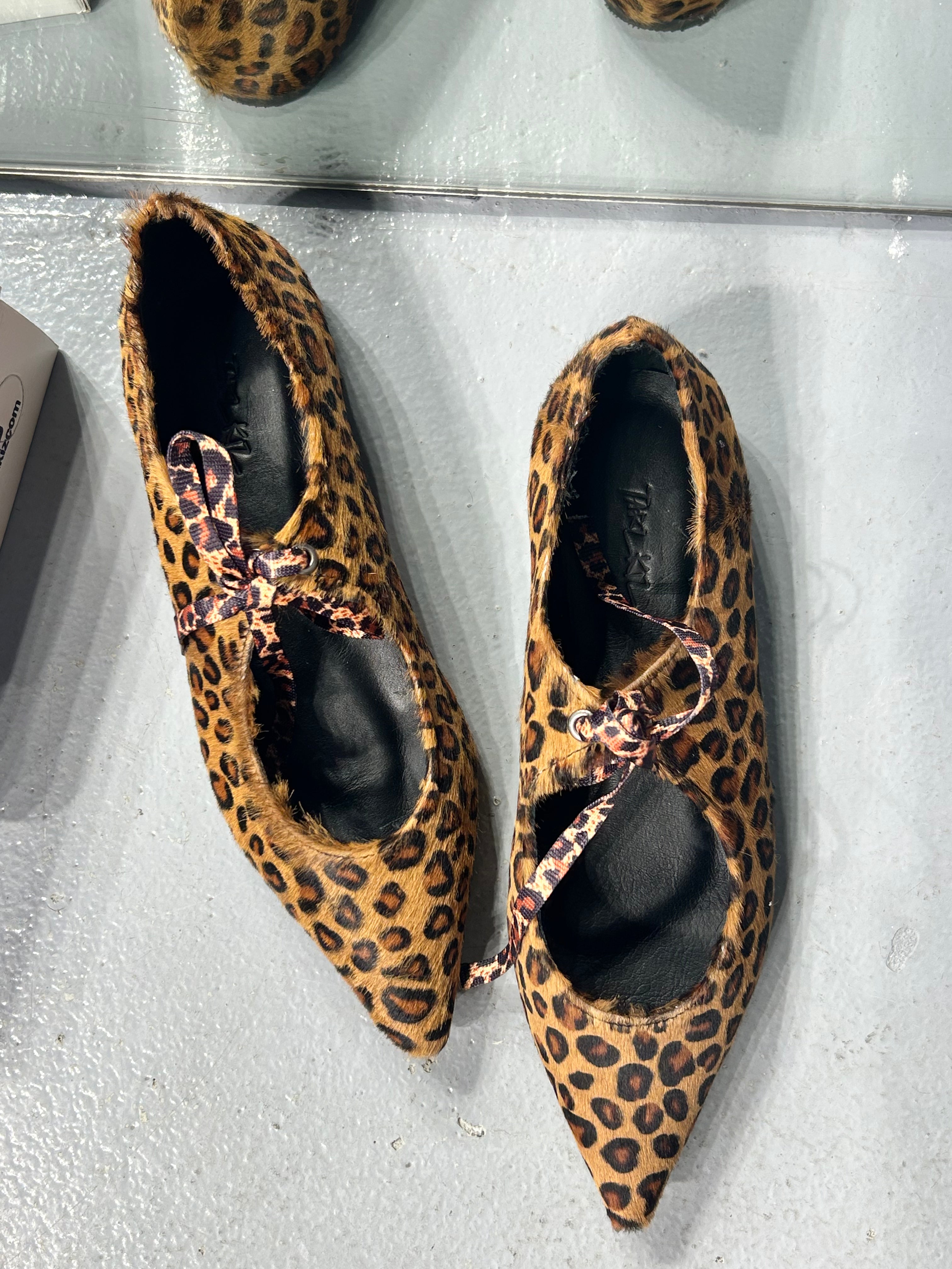 1110 LEOPAR DESENLİ BABET