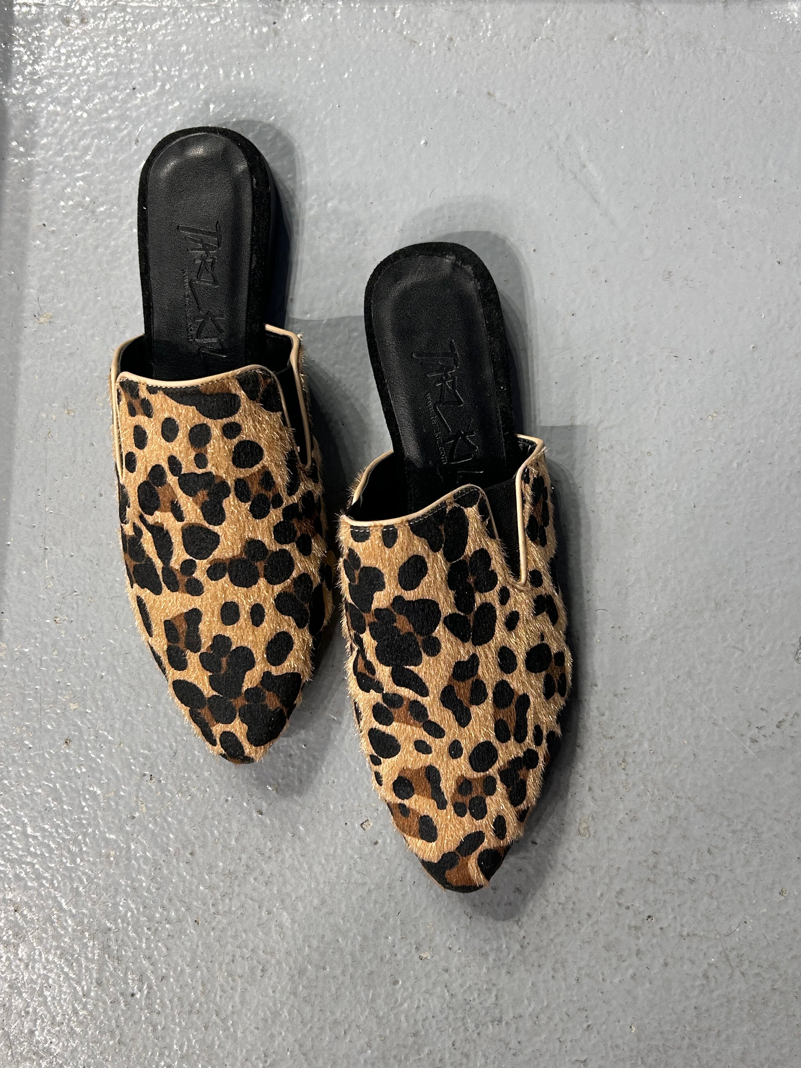 1143 LEOPAR DESENLİ TERLİK