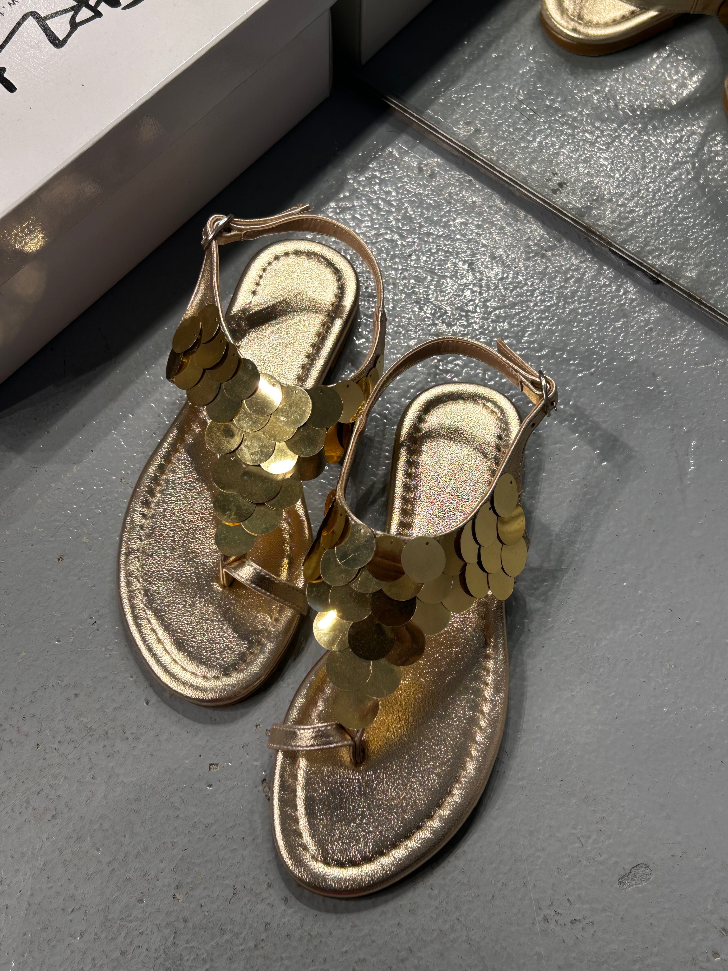 1150 GOLD PARMAK ARASI TERLİK