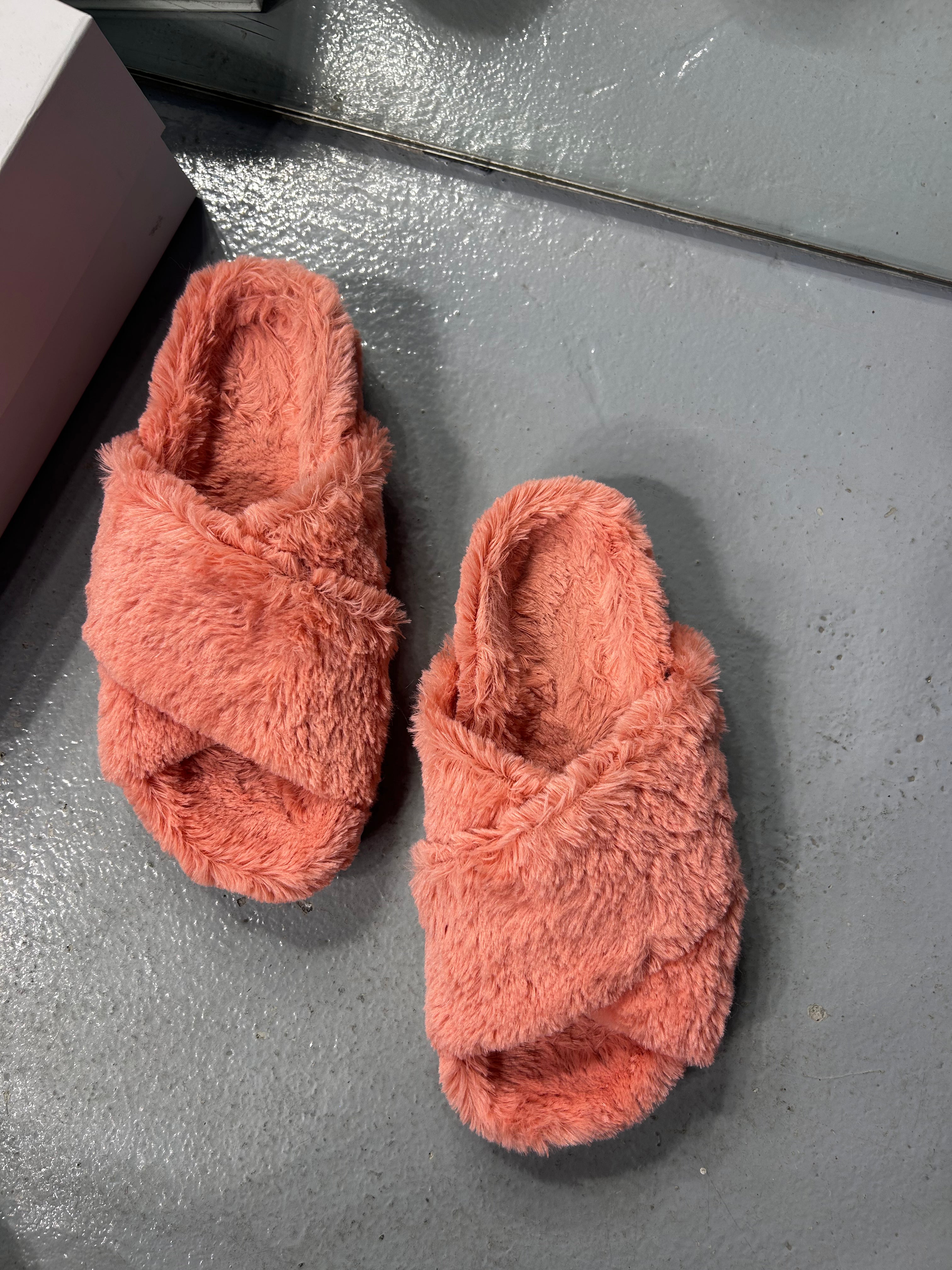 1195 PEMBE PELUŞ TERLİK