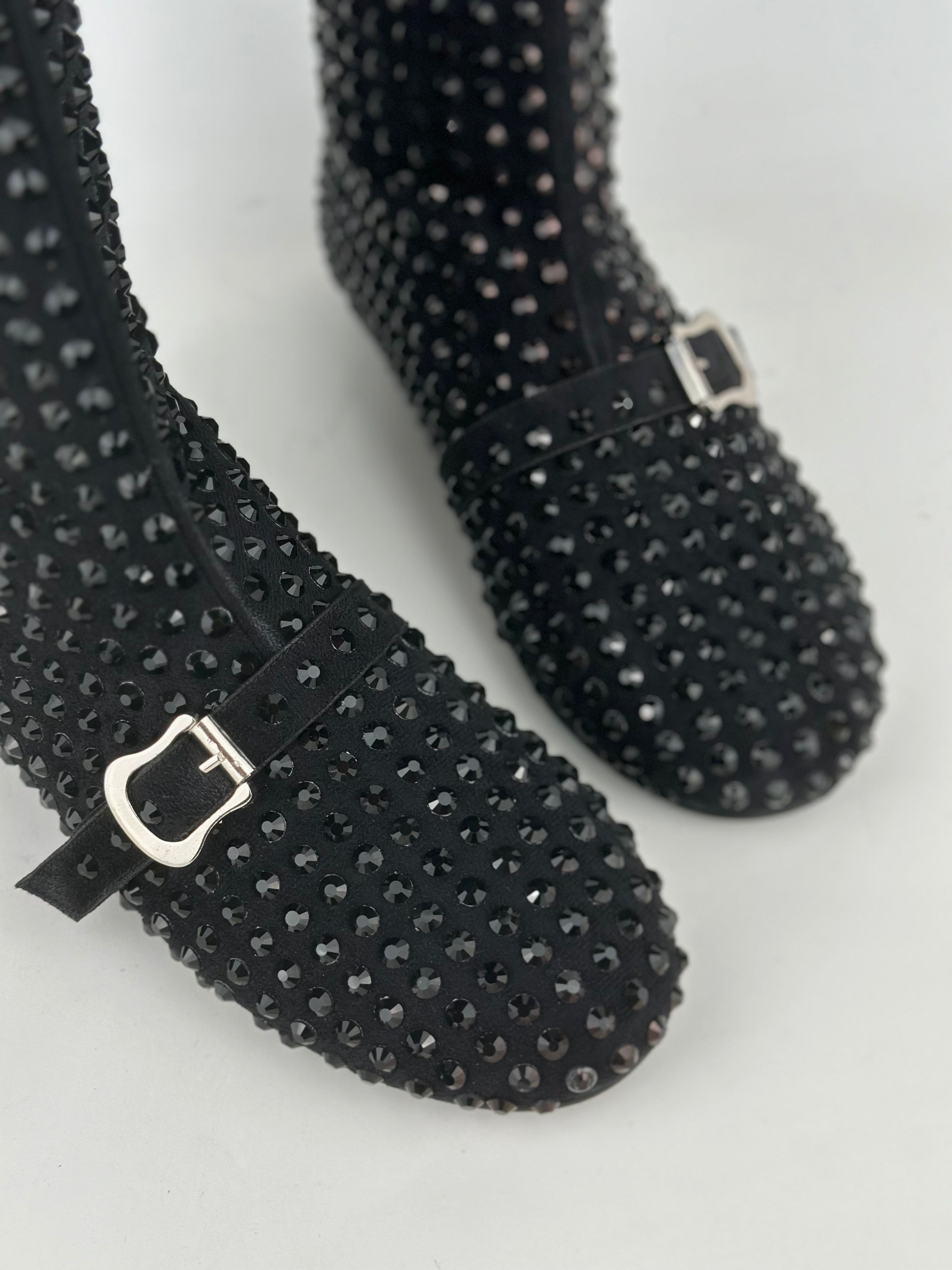 LAI SİYAH FERMUARLI TAŞLI BOOTIE